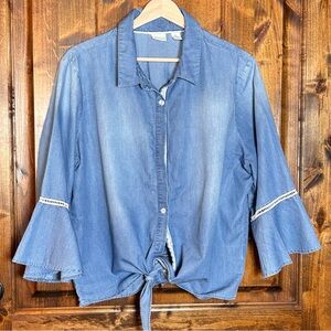 Westbound blue denim women's 3/4 bell sleeve front tie blouse. Size XL